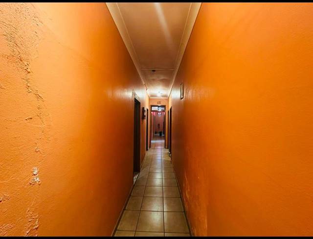 15 BEDROOM HOUSE FOR SALE IN KEMPTON PARK EXT 02